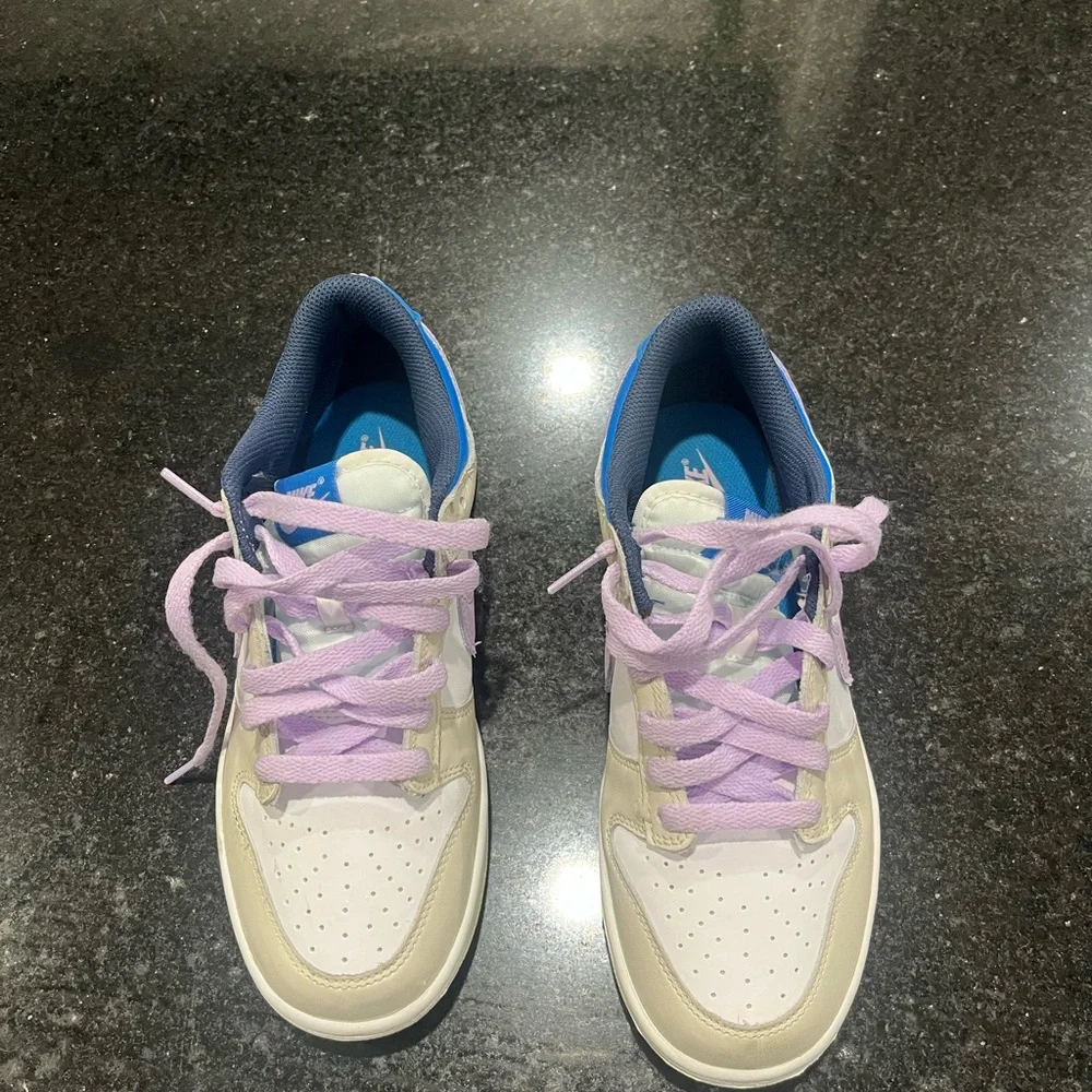 Big kids 6Y Nike dunk low “ khaki blue pink”